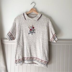 Vintage Embroidered Beige Collared Sweater with Floral Design size medium